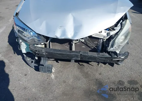 2015 Toyota Corolla Le z USA, uszkodzony, nr VIN 5YFBURHE4FP318221